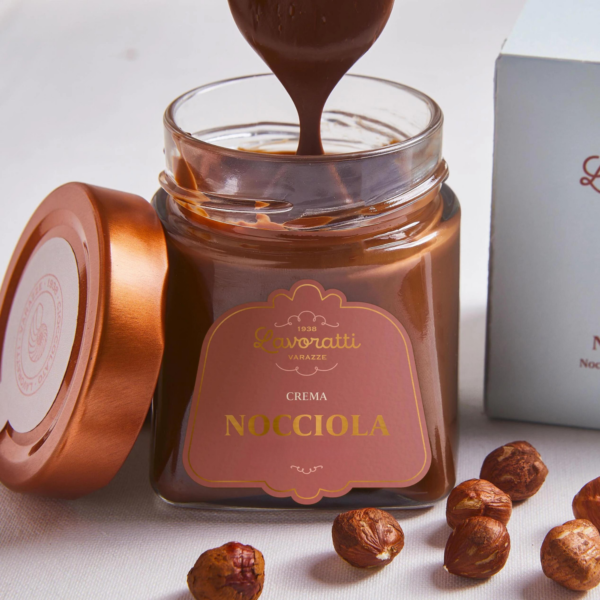 Crema spalmabile nocciola.